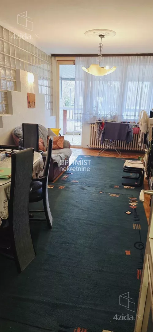 Troiposoban stan | 4zida