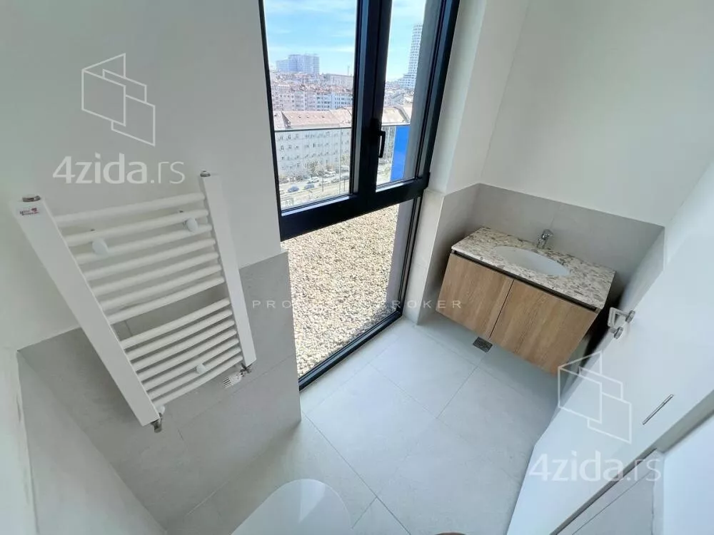 Petosoban stan | 4zida