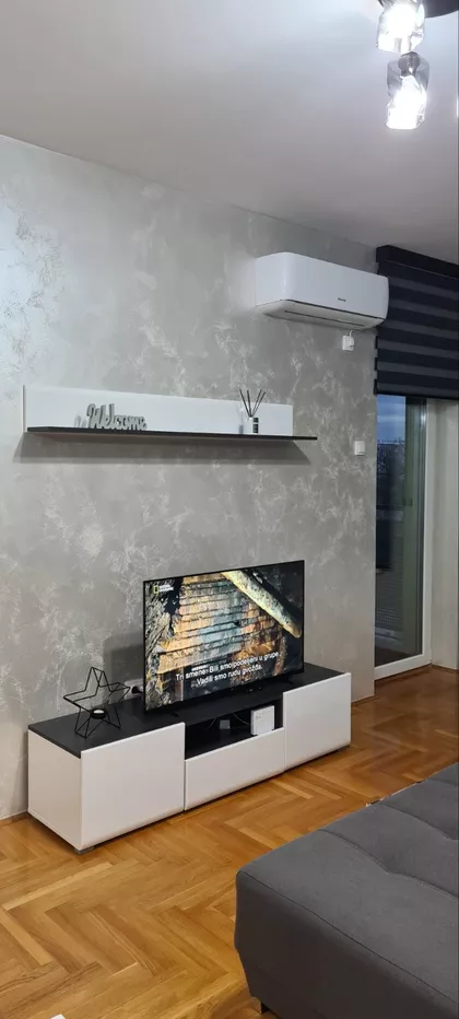 Huga Badalića 5 | 4zida.rs