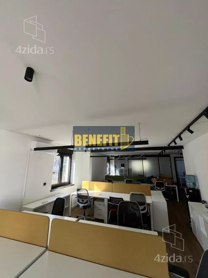 Poslovna zgrada | 4zida