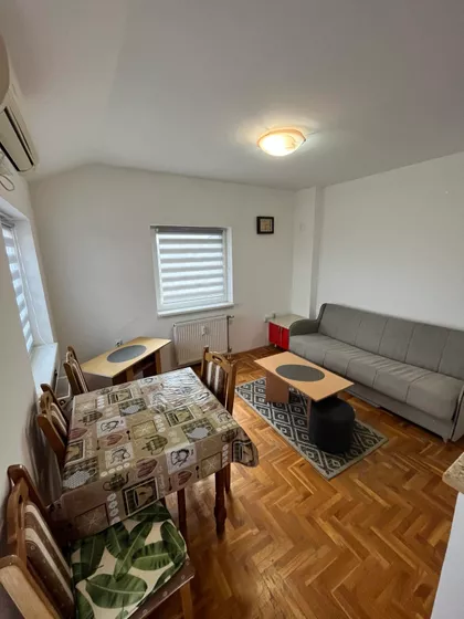 7. Jula 12 | 4zida.rs