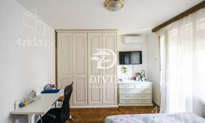 Četvoroiposoban stan | 4zida