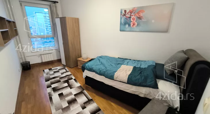 Četvoroiposoban stan | 4zida