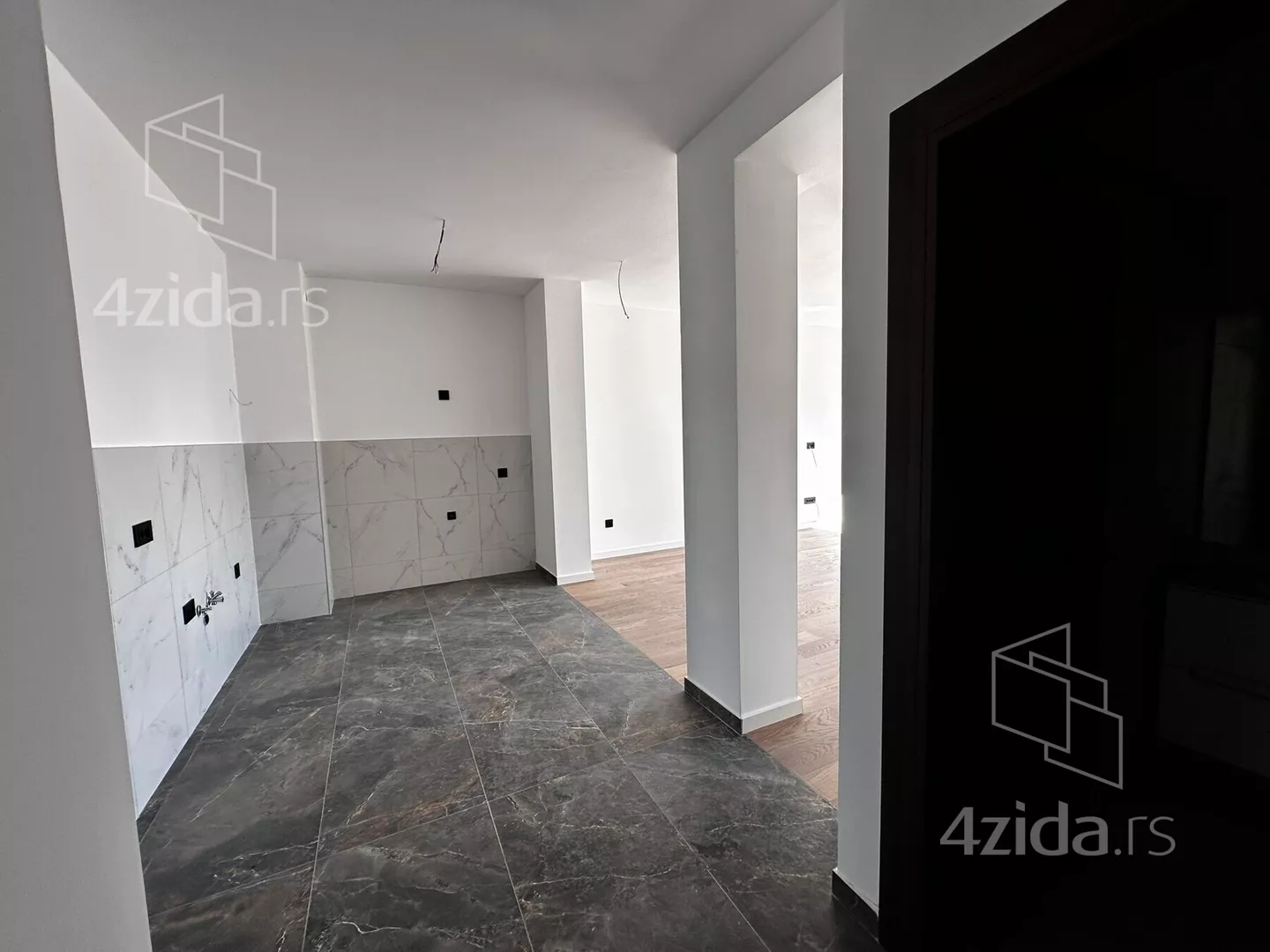 Šestosoban stan | 4zida