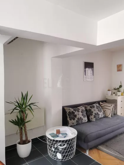 Patrijarha Varnave | 4zida.rs