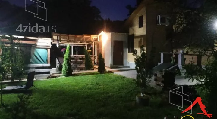Kuća | 4zida