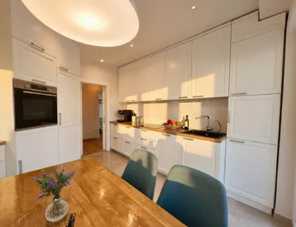 Trg Neznanog Junaka | 4zida.rs