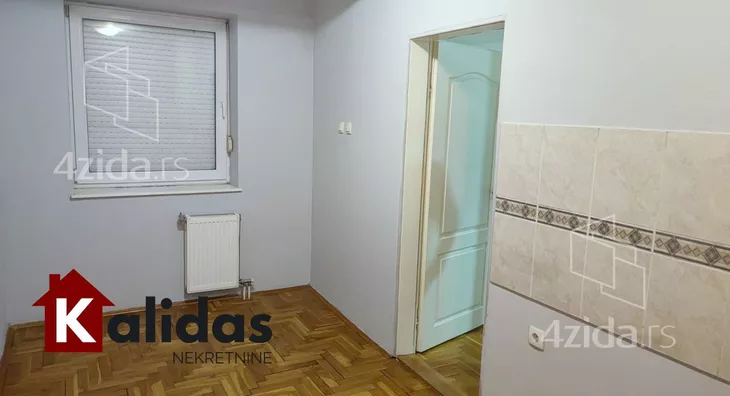 Četvoroiposoban stan | 4zida