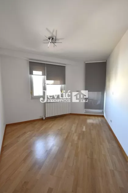 Hram Svetog Save | 4zida.rs