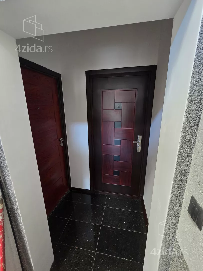 Četvoroiposoban stan | 4zida