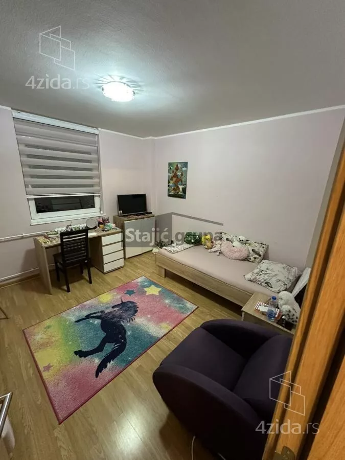 Petosoban stan | 4zida