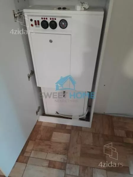 Četvoroiposoban stan | 4zida