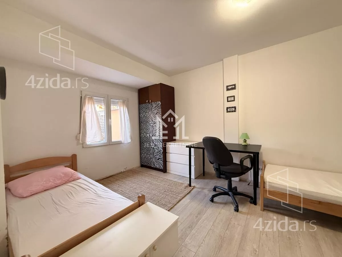 Petosoban stan | 4zida