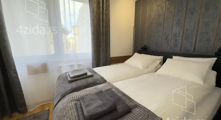 Troiposoban stan | 4zida