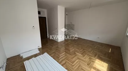 Crveni Krst Vračar | 4zida.rs