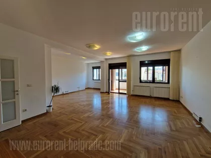 CRVENI KRST | 4zida.rs