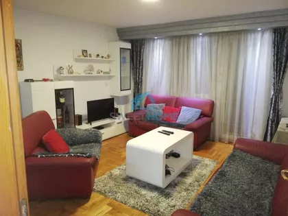 Jovana Popovića | 4zida.rs