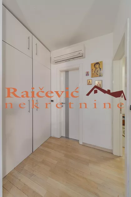 Mazuraniceva | 4zida.rs