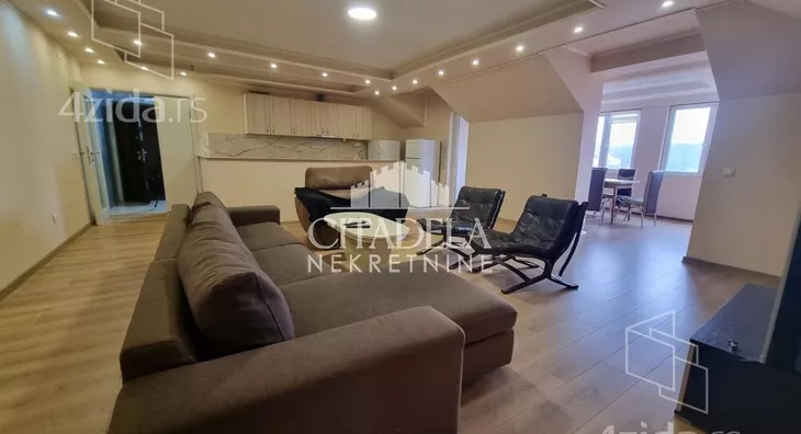 Petosoban stan | 4zida