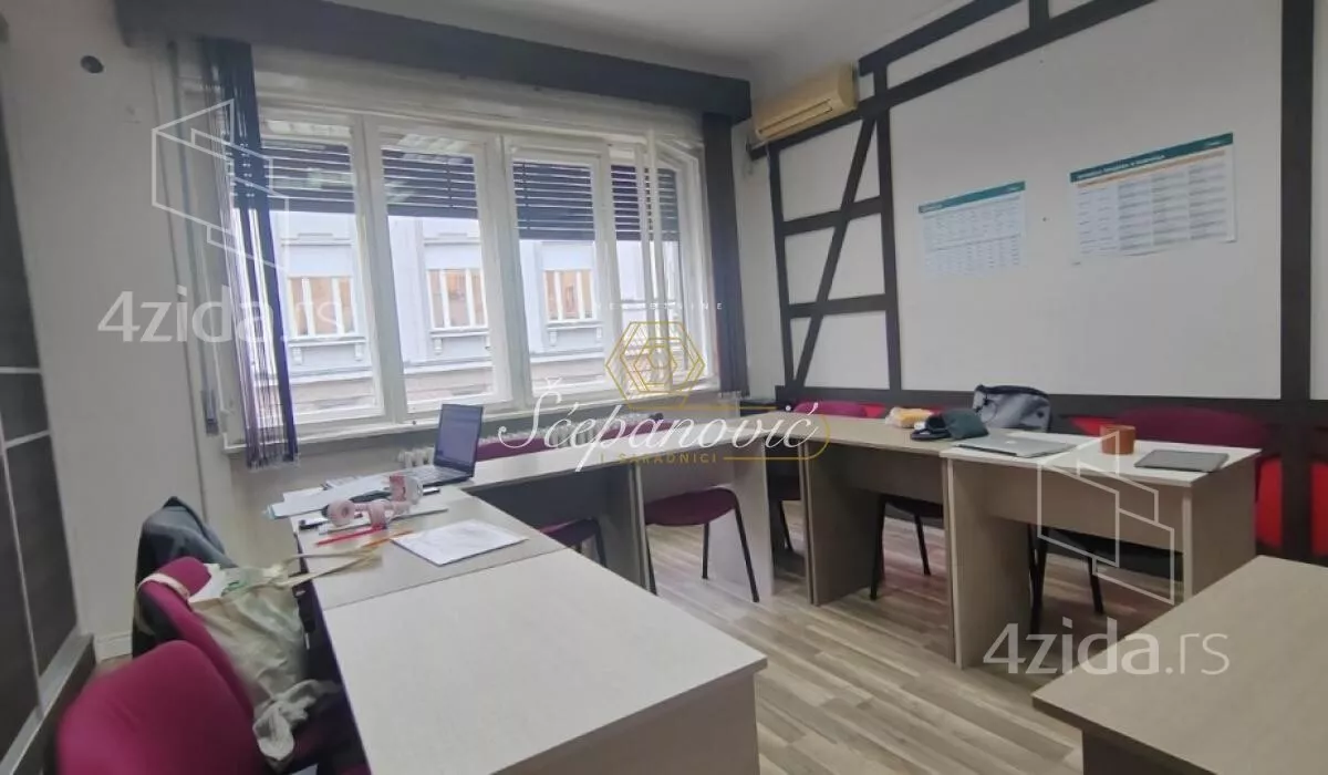 Sedmosoban stan | 4zida