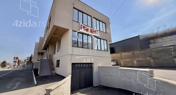 Poslovni prostor | 4zida