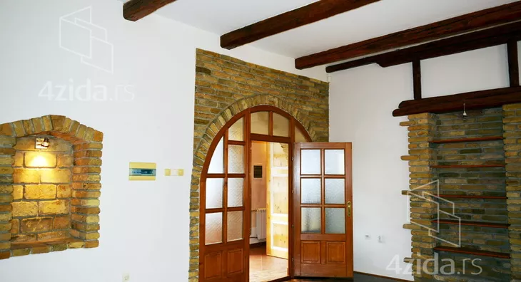 Šestosoban stan | 4zida