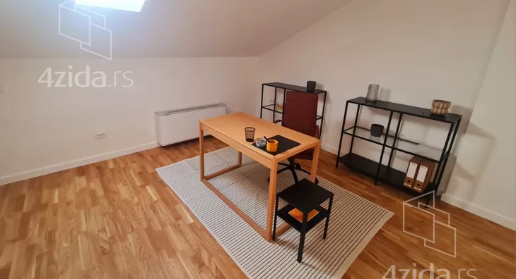 Šestosoban stan | 4zida