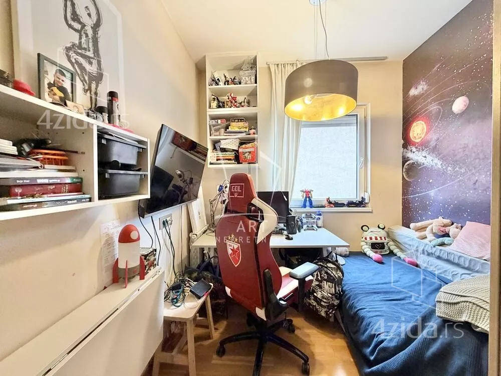 Troiposoban stan | 4zida