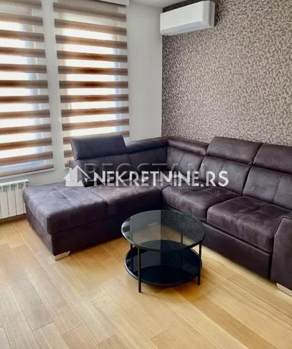 Tadije Sondermajera | 4zida.rs