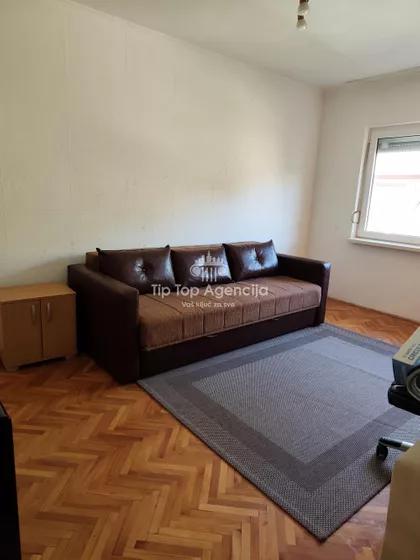 Sunčani trg | 4zida.rs