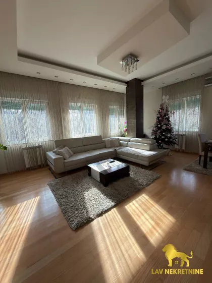 BALZAKOVA | 4zida.rs