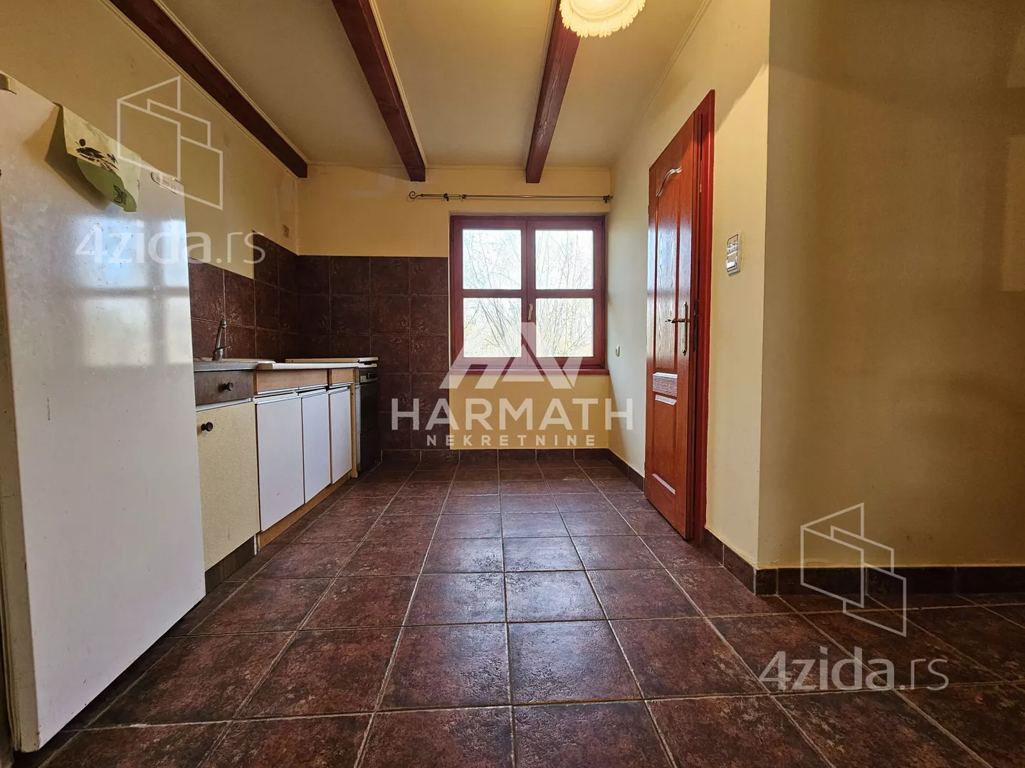 Poslovna zgrada | 4zida