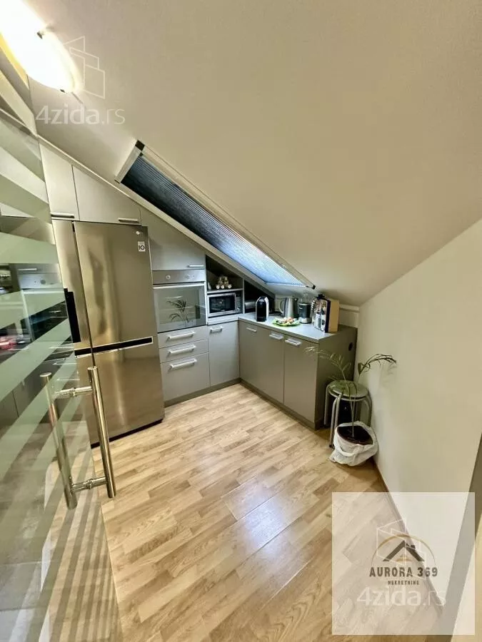 Troiposoban stan | 4zida