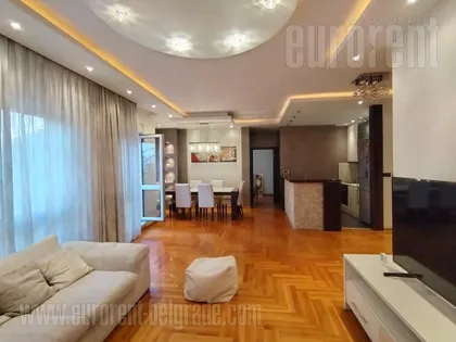 CRVENI KRST | 4zida.rs