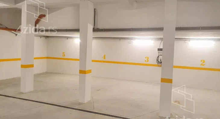 Petosoban stan | 4zida