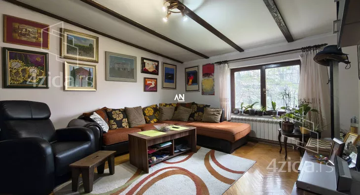 Šestosoban stan | 4zida