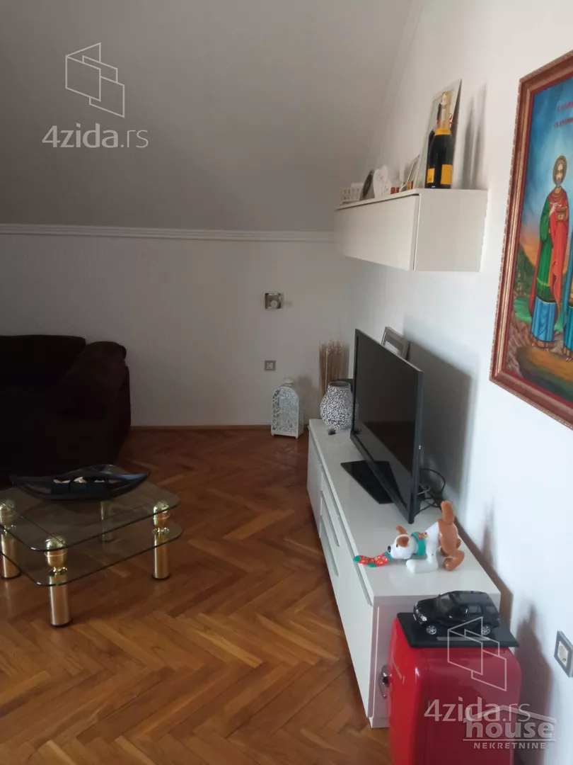 Kuća | 4zida