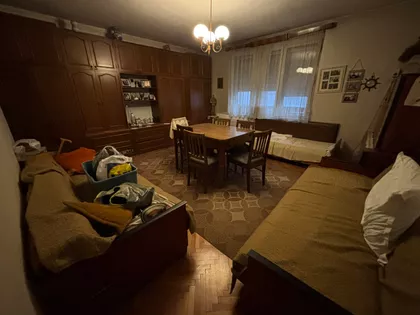 Trg Fontana 20/3 | 4zida.rs