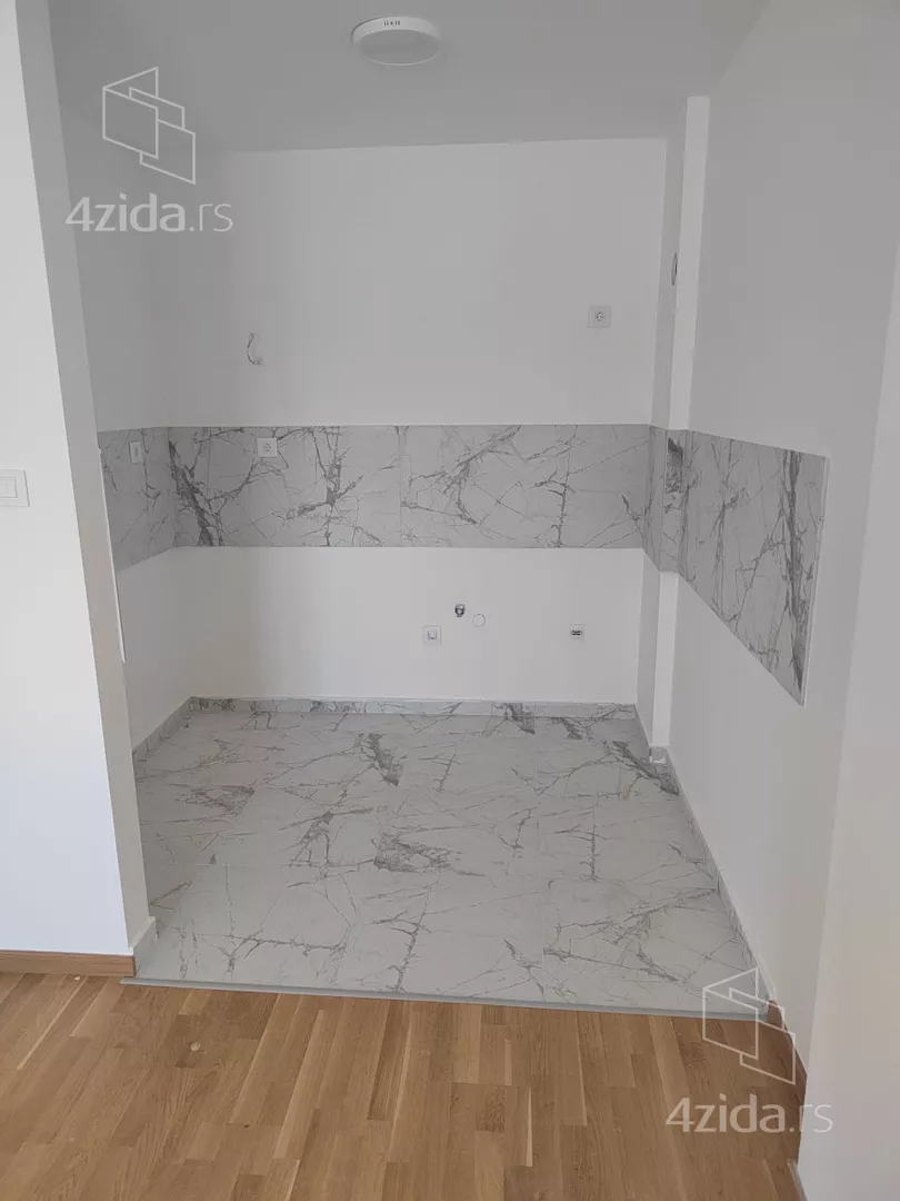 Četvoroiposoban stan | 4zida