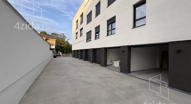 Troiposoban stan | 4zida