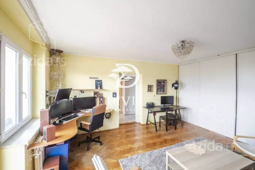 Troiposoban stan | 4zida