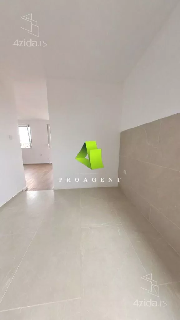 Četvoroiposoban stan | 4zida