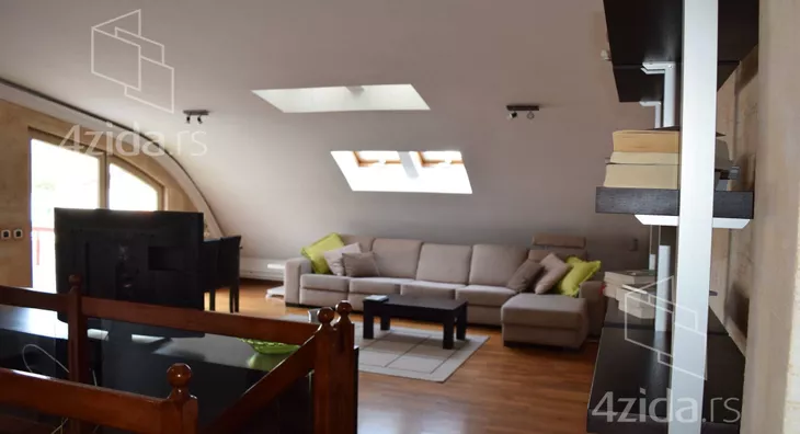 Troiposoban stan | 4zida