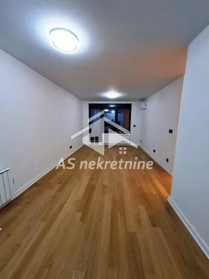 Crveni Krst Vračar | 4zida.rs