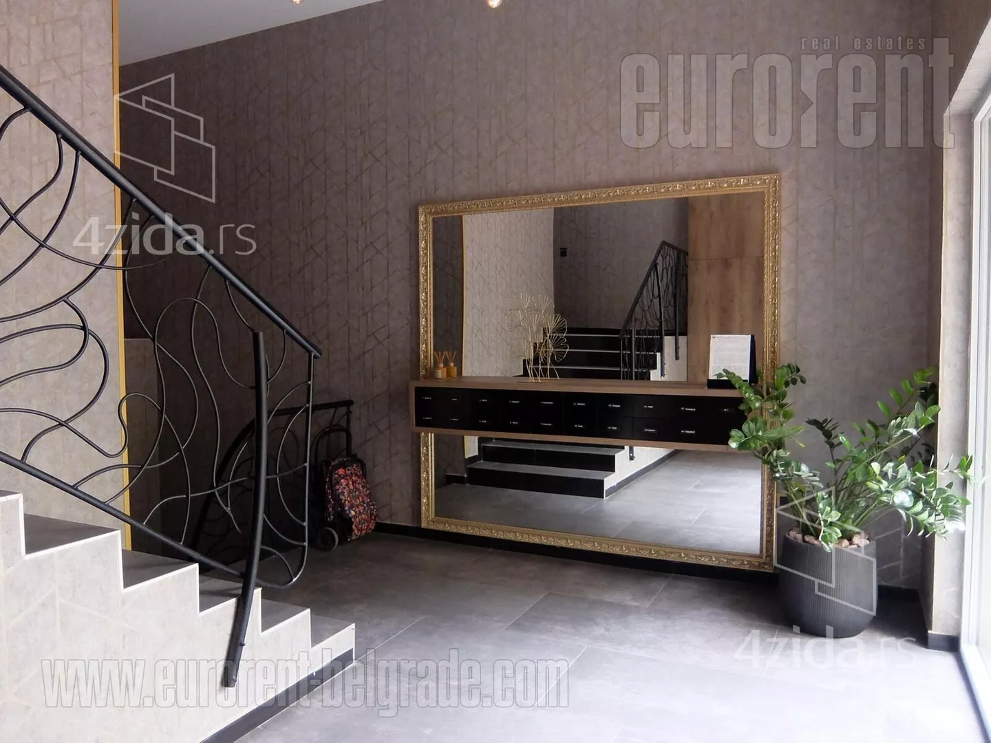 Petosoban stan | 4zida