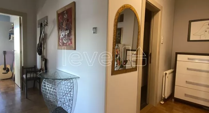 Šestosoban stan | 4zida