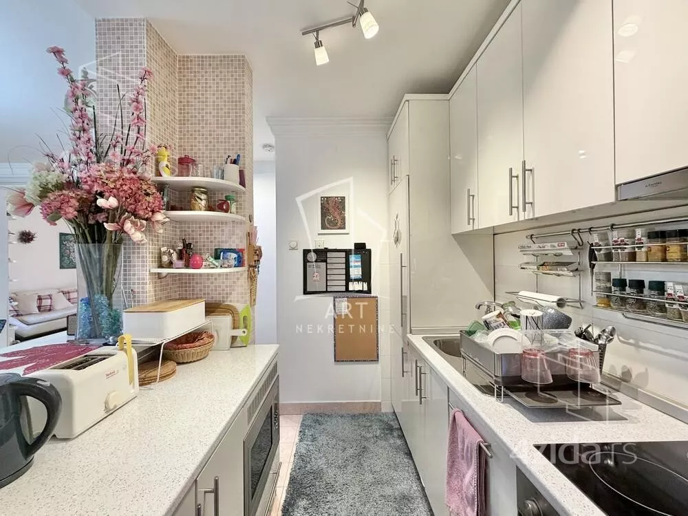 Petosoban stan | 4zida