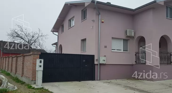 Poslovna zgrada | 4zida