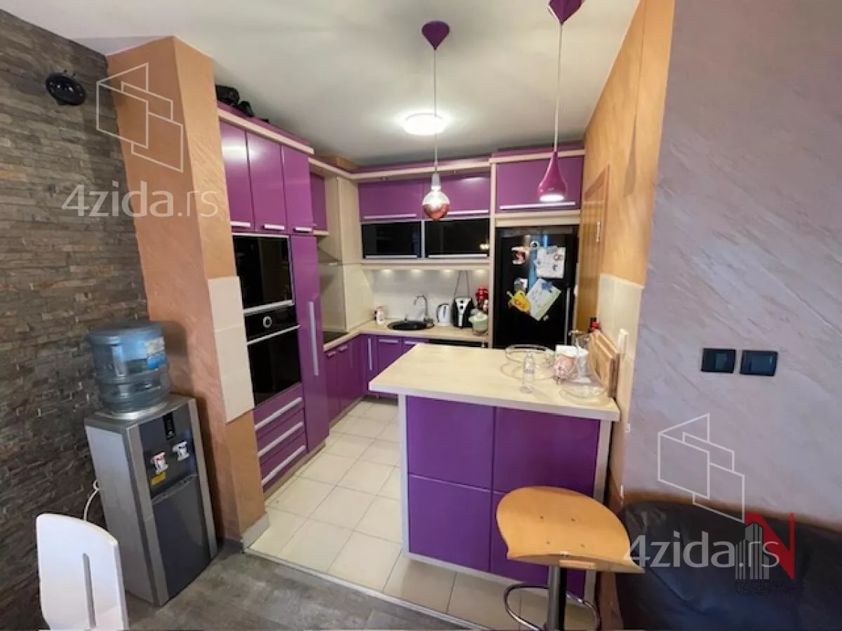 Petosoban stan | 4zida