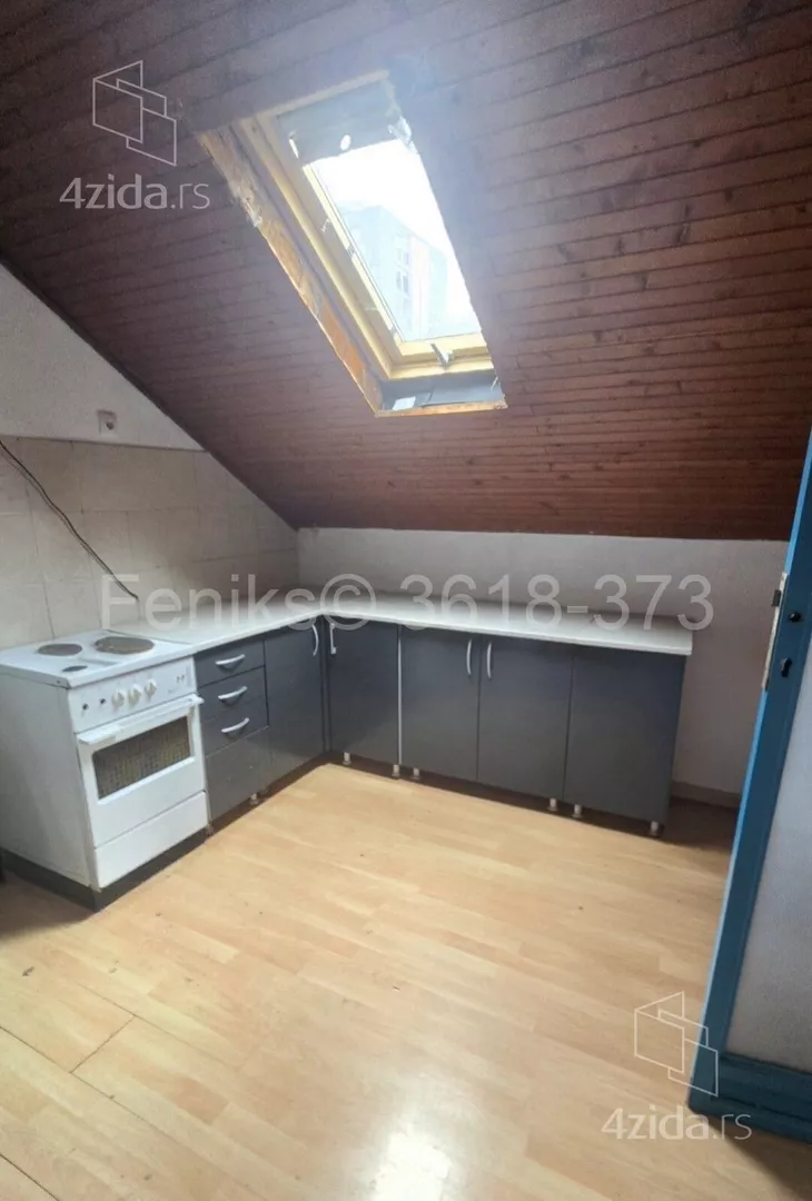 Četvoroiposoban stan | 4zida